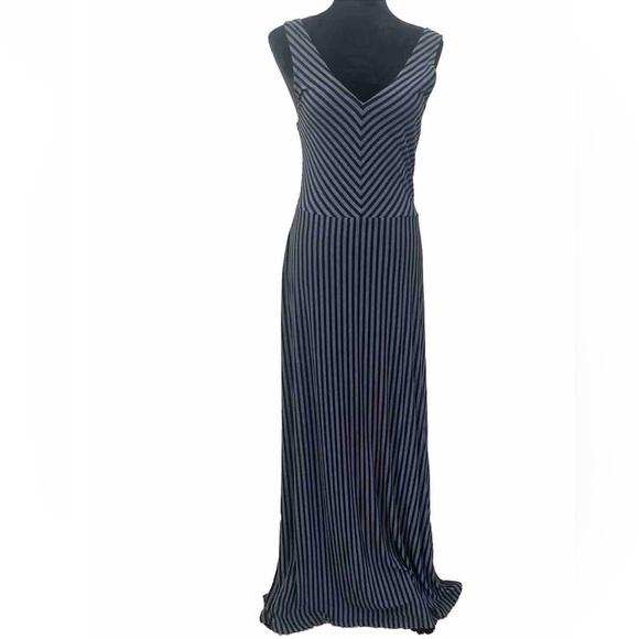 Women’s dresses‎ - Picture 1 of 9